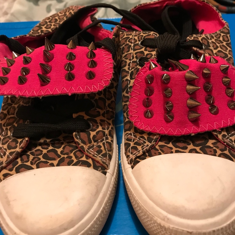 Girls leopard print shoes size 6